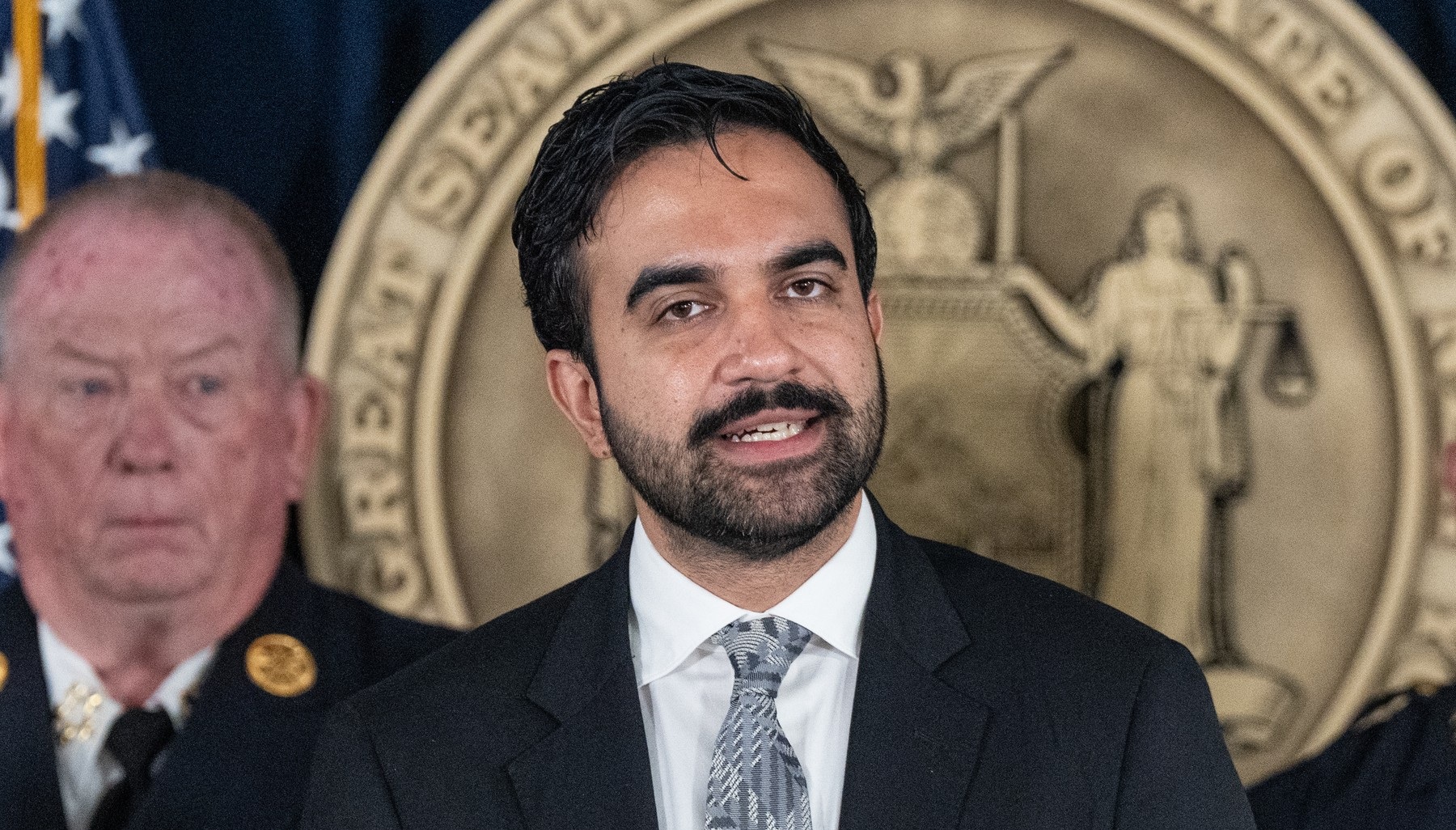 Primarul New York-ului interzice folosirea inteligenţei artificiale în școlile primare și gimnaziale. „Copiii au nevoie de profesori”