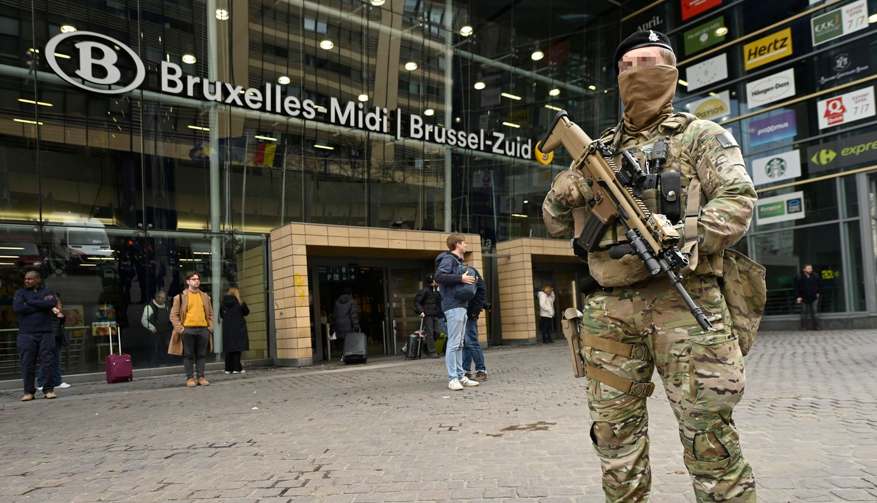 Un bărbat cu un Kalașnikov a fost arestat în Gara Midi din Bruxelles