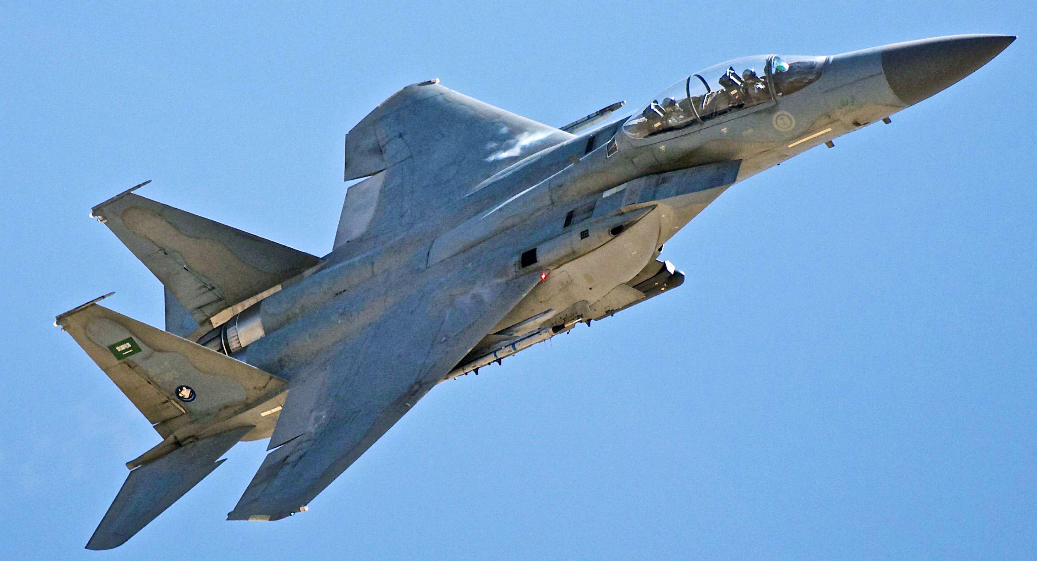 Escaladare în Yemen. Rebelii houthi susțin că au doborât un avion F-15 al Arabiei Saudite