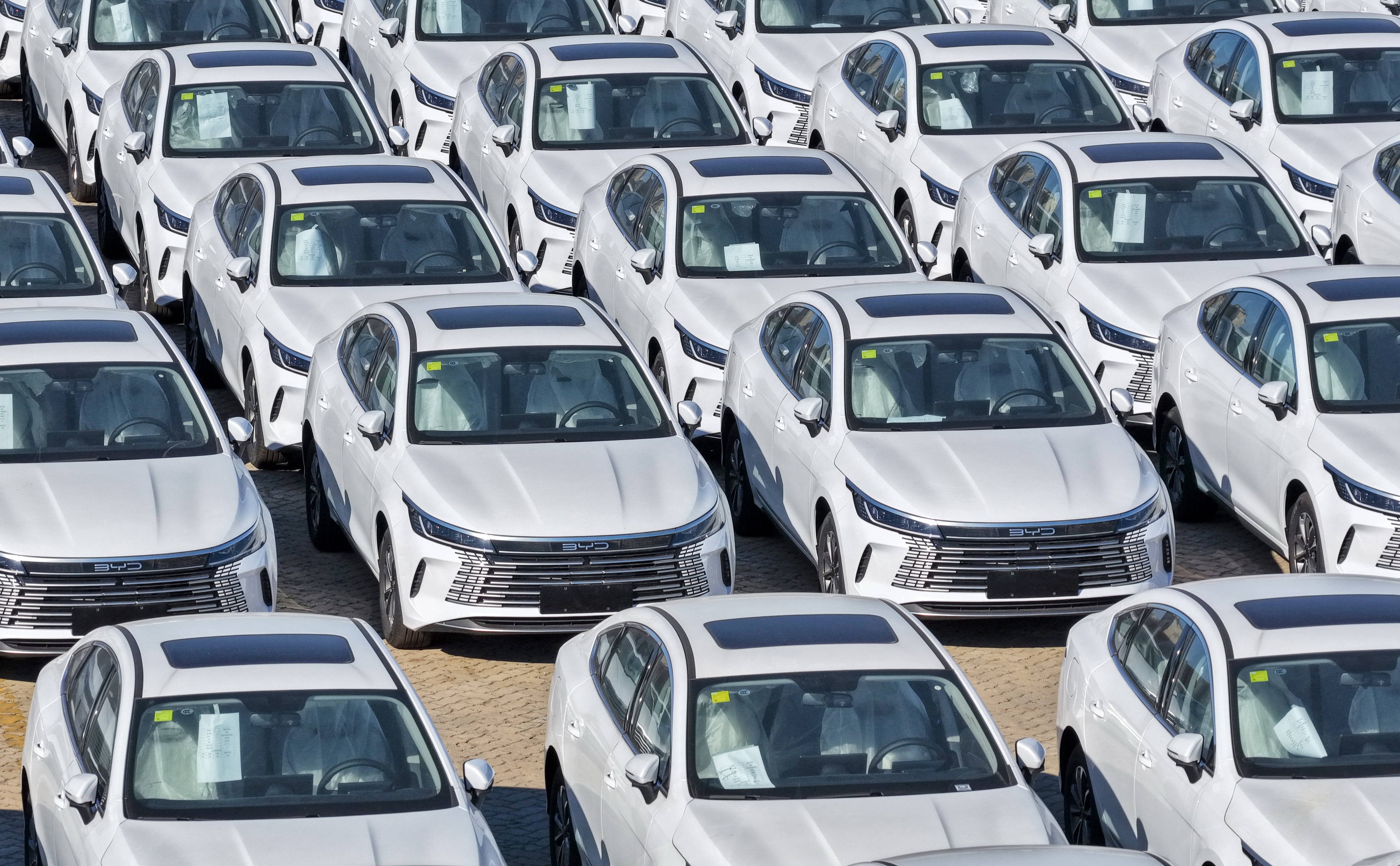 UE cere Chinei să limiteze voluntar exporturile de automobile hibride. Bruxelles încearcă să evite un război comercial