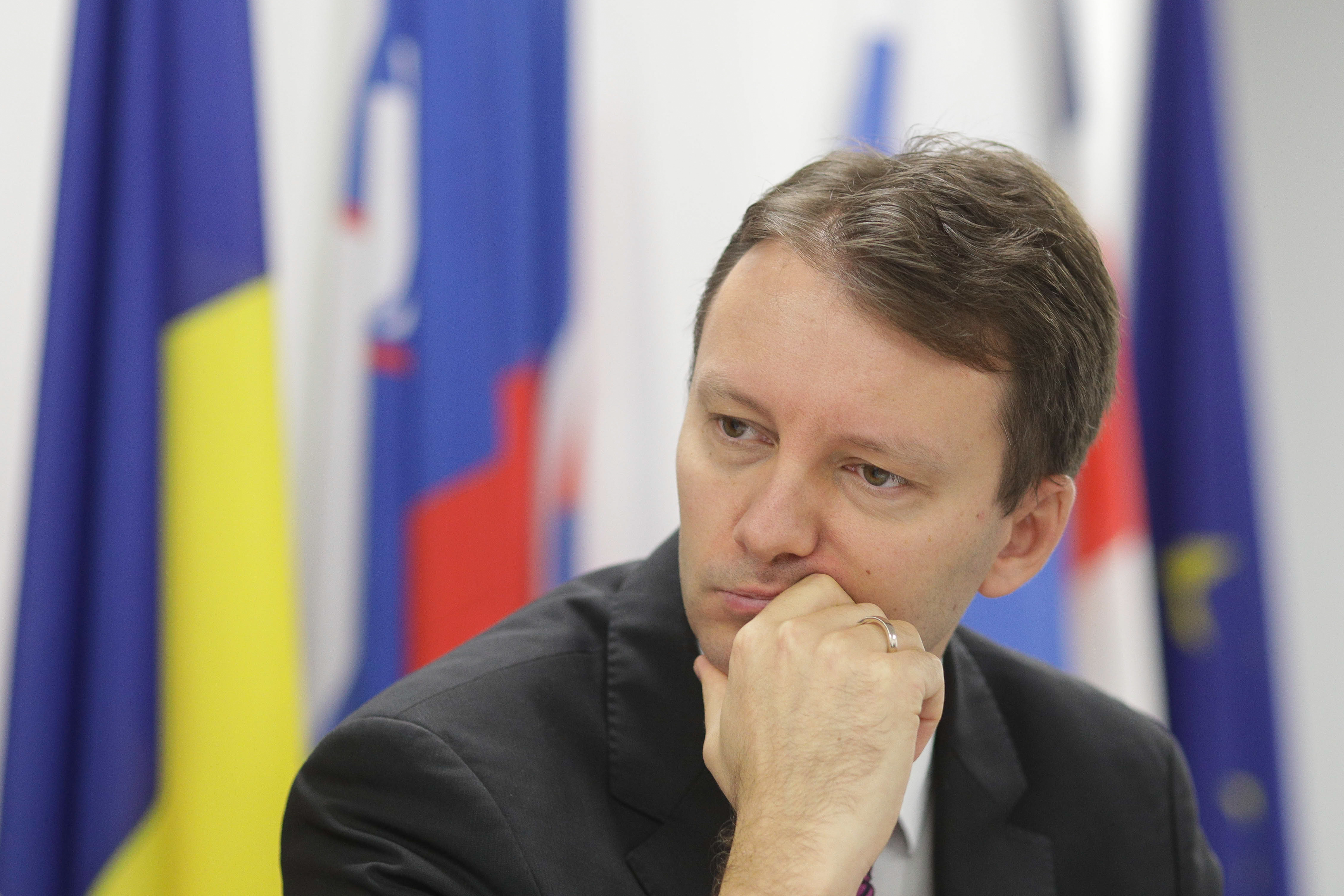 Șansele ca guvernul Siegfried Mureşan să treacă de Parlament: ce ar putea convinge PSD să susțină propunerea PNL, USR, UDMR
