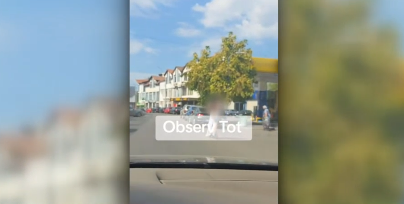 Întreaga familie pe trotinetă: momentele de inconștiență, filmate în județul Mehedinți. Bărbatul care conducea, amendat de Poliție