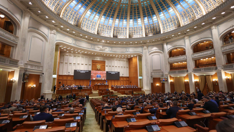 AUR, pe primul loc în intenția de vot la parlamentare. Ce schimbare apare pe a doua poziție și ce procente au PSD, PNL și USR (sondaj)