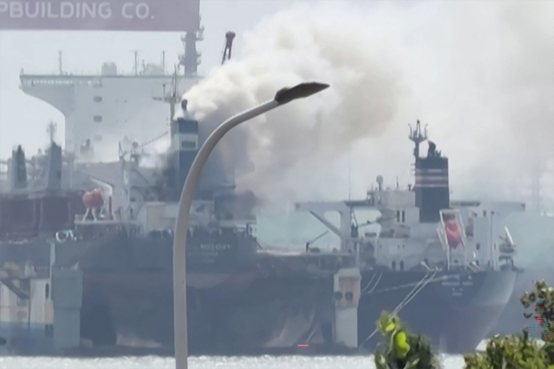 Incendiu devastator pe o navă aflată la reparații în China: 25 de morți. Ce se știe despre tragedia de pe Ocean Melody