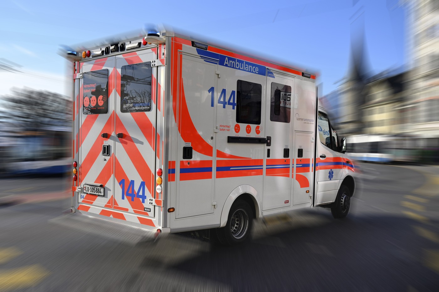 Grav accident al unui autocar turistic în Elveția: „sunt mai mulți morți și răniți”