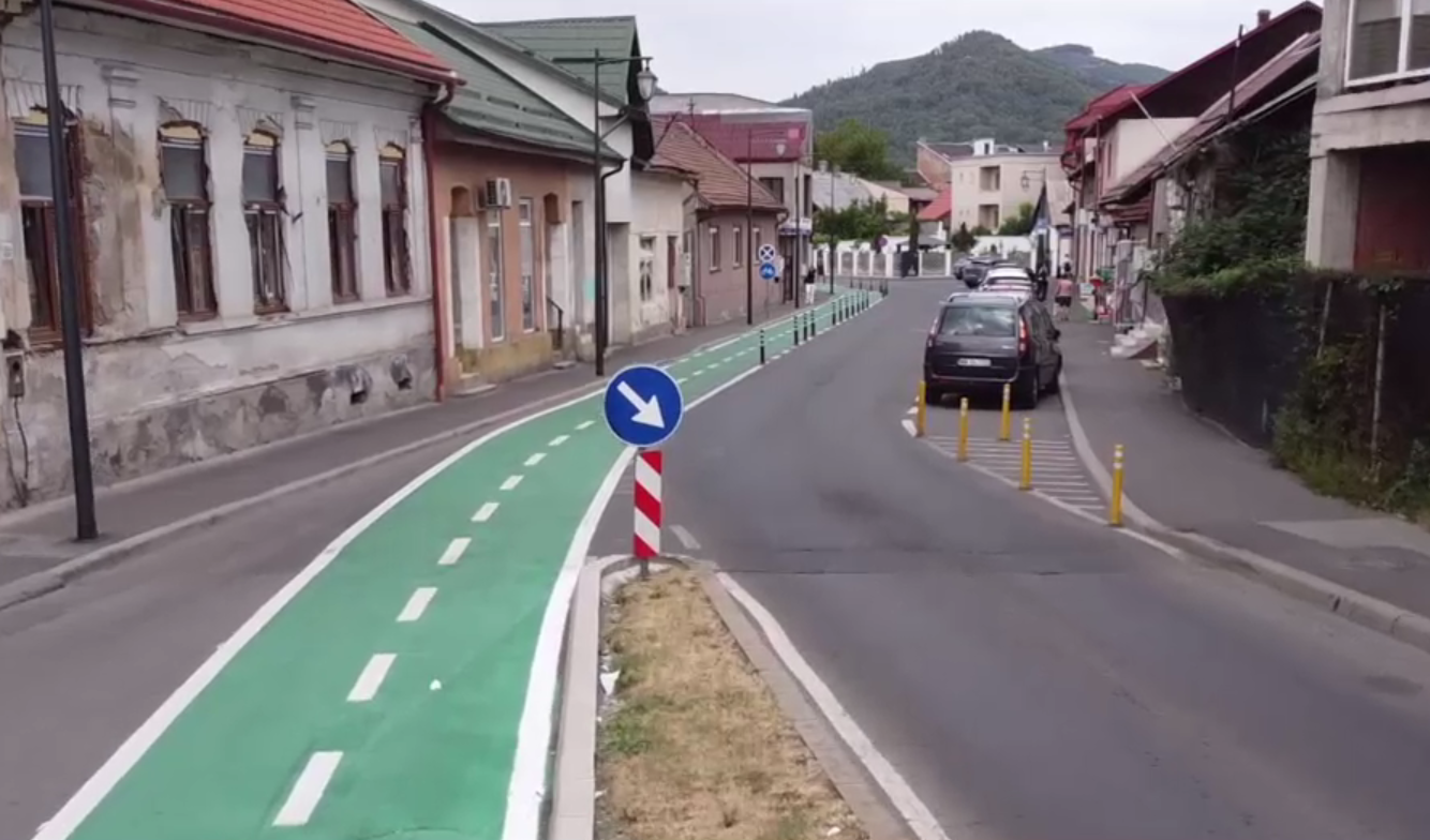 Primăria din Baia Mare a fost amendată pentru că a construit o pistă de biciclete. Care sunt nemulțumirile oamenilor