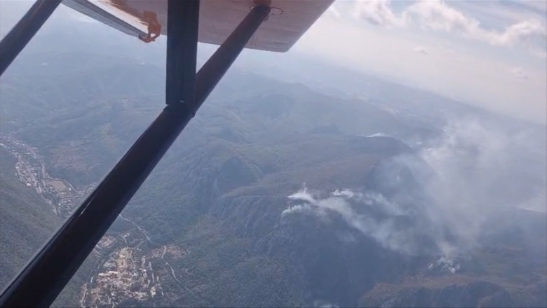 imagini din avion cu un incendiu in baile herculane