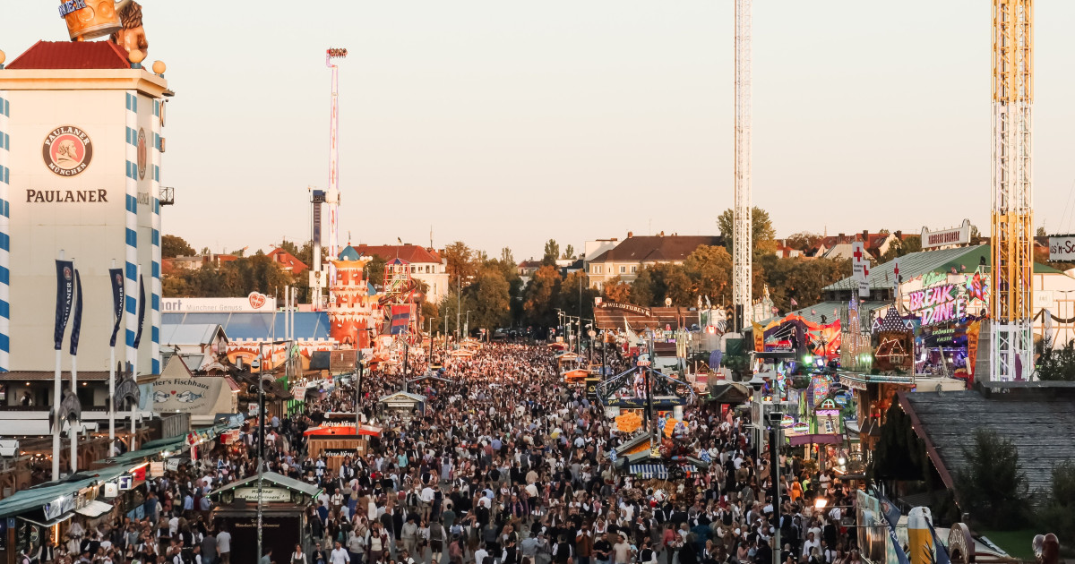 Oktoberfest 2026 la Munchen doboară recorduri: peste 7,4 milioane de vizitatori și un consum istoric de bere