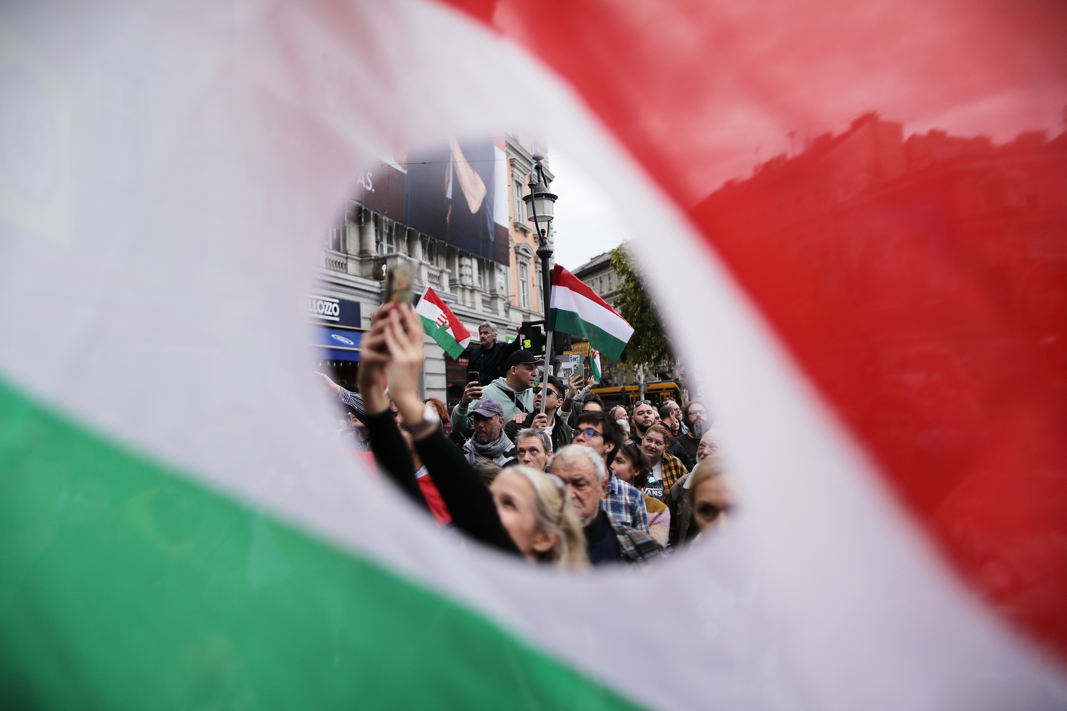 Ungaria va face publice dosarele informatorilor din perioada comunistă: o reconciliere cu trecutul Războiului Rece