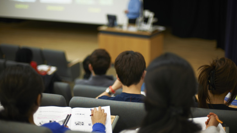 studenti ora clasa
