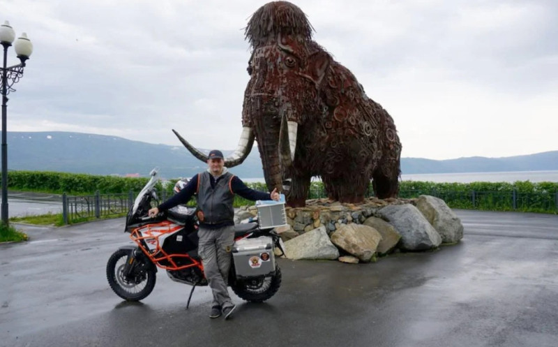oleg-levușkin-motocicletă