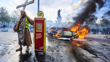 Protests are taking place in Paris on October 17