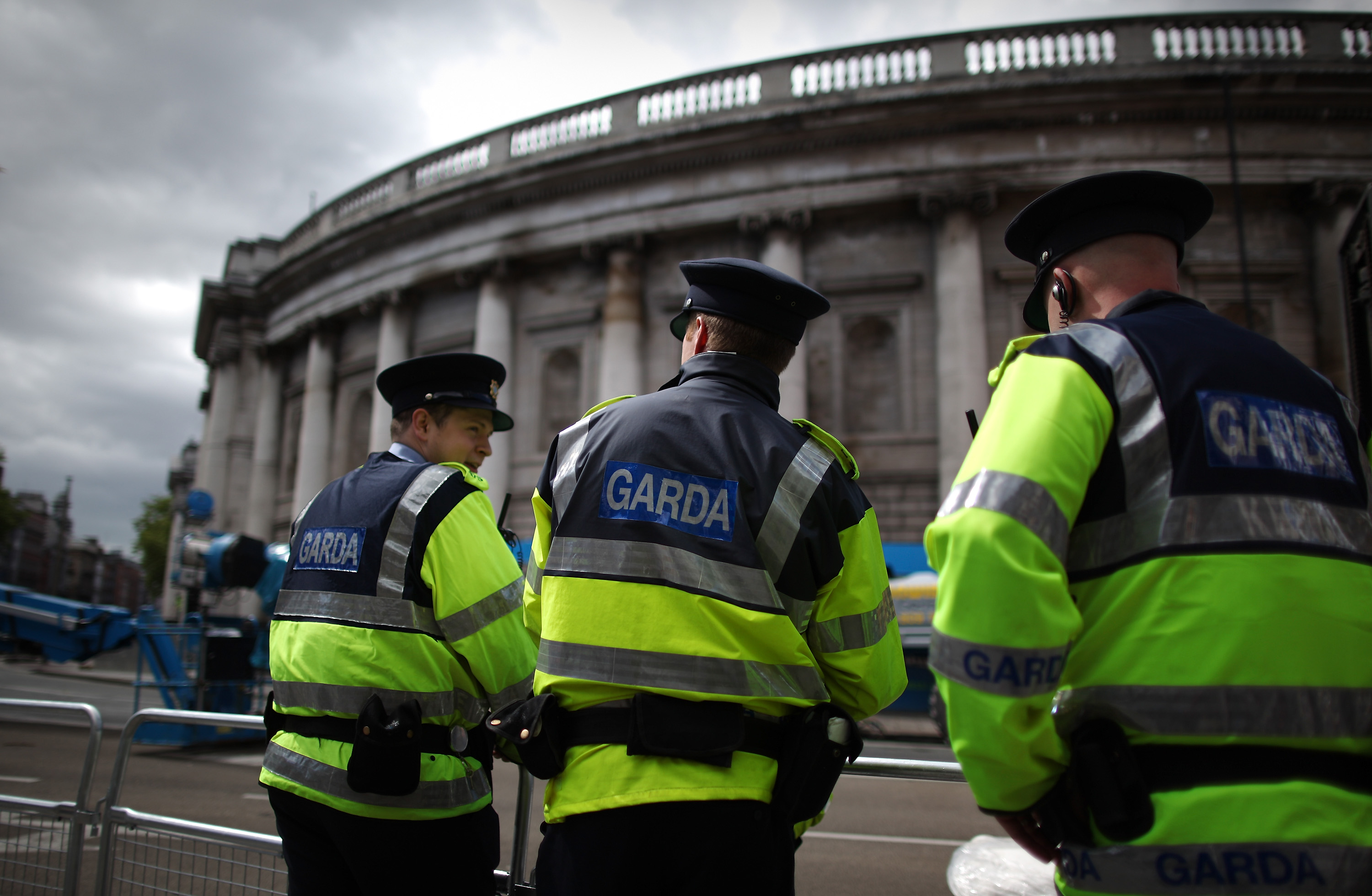 Irlanda a expulzat 24 de români condamnați pentru infracțiuni grave. Ei au interdicția să revină acolo în următorii 10 ani