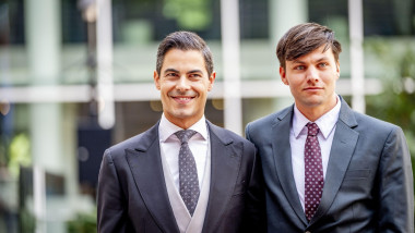 THE HAGUE - Prime Minister Rob Jetten arrives with partner Nicolás Keenan at the Ministry of General Affairs on Prinsjesdag. ROBIN UTRECHT /ANP netherlands out - belgium out