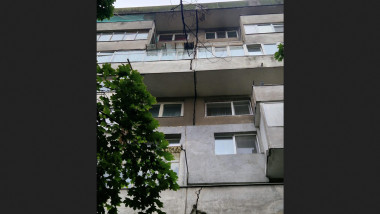 Oamenii au fost evacuați de urgență din bloc