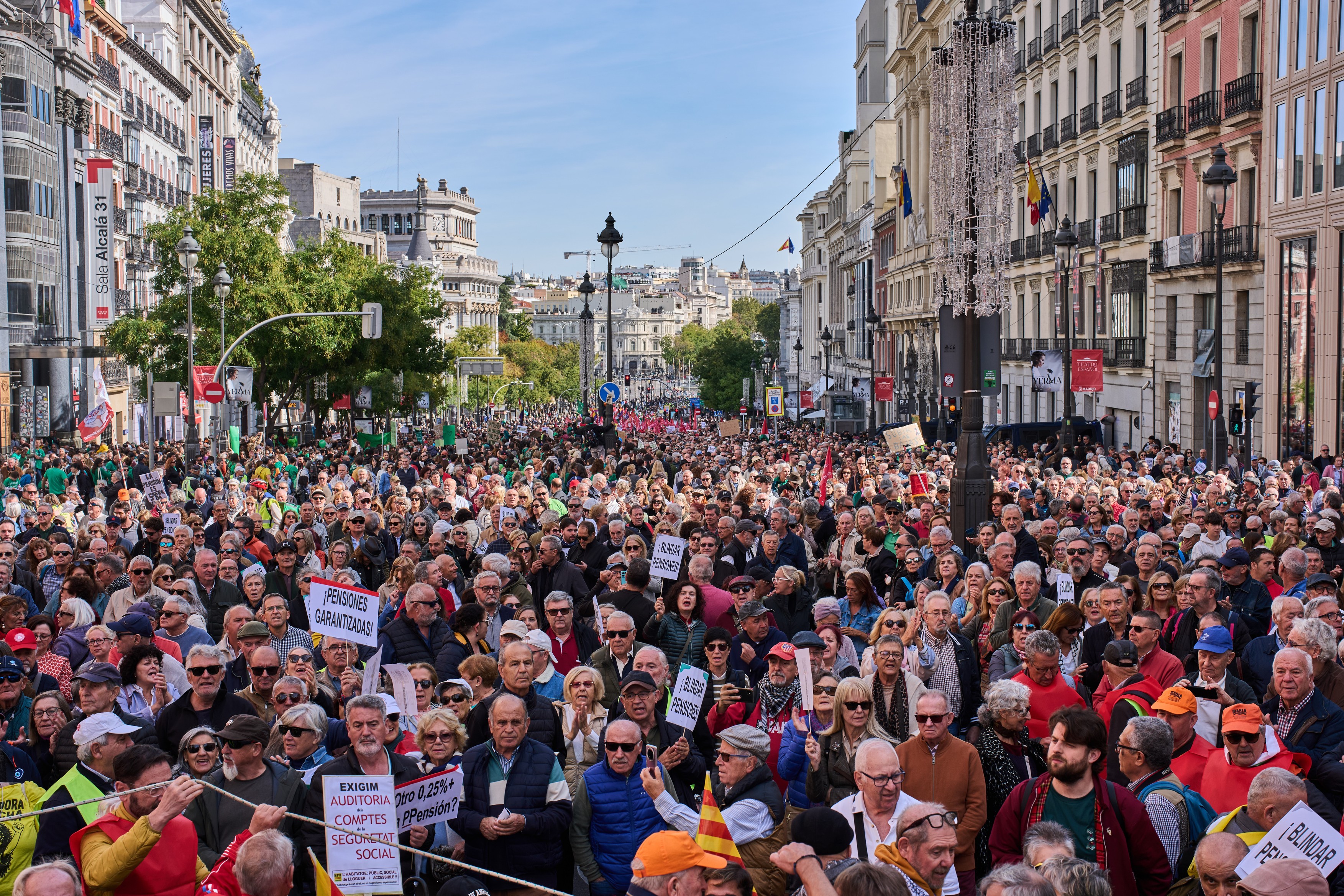 Proteste la Madrid înainte de alegerile legislative: 25.000 de oameni cer apărarea pensiilor publice. Ce promite premierul Sanchez