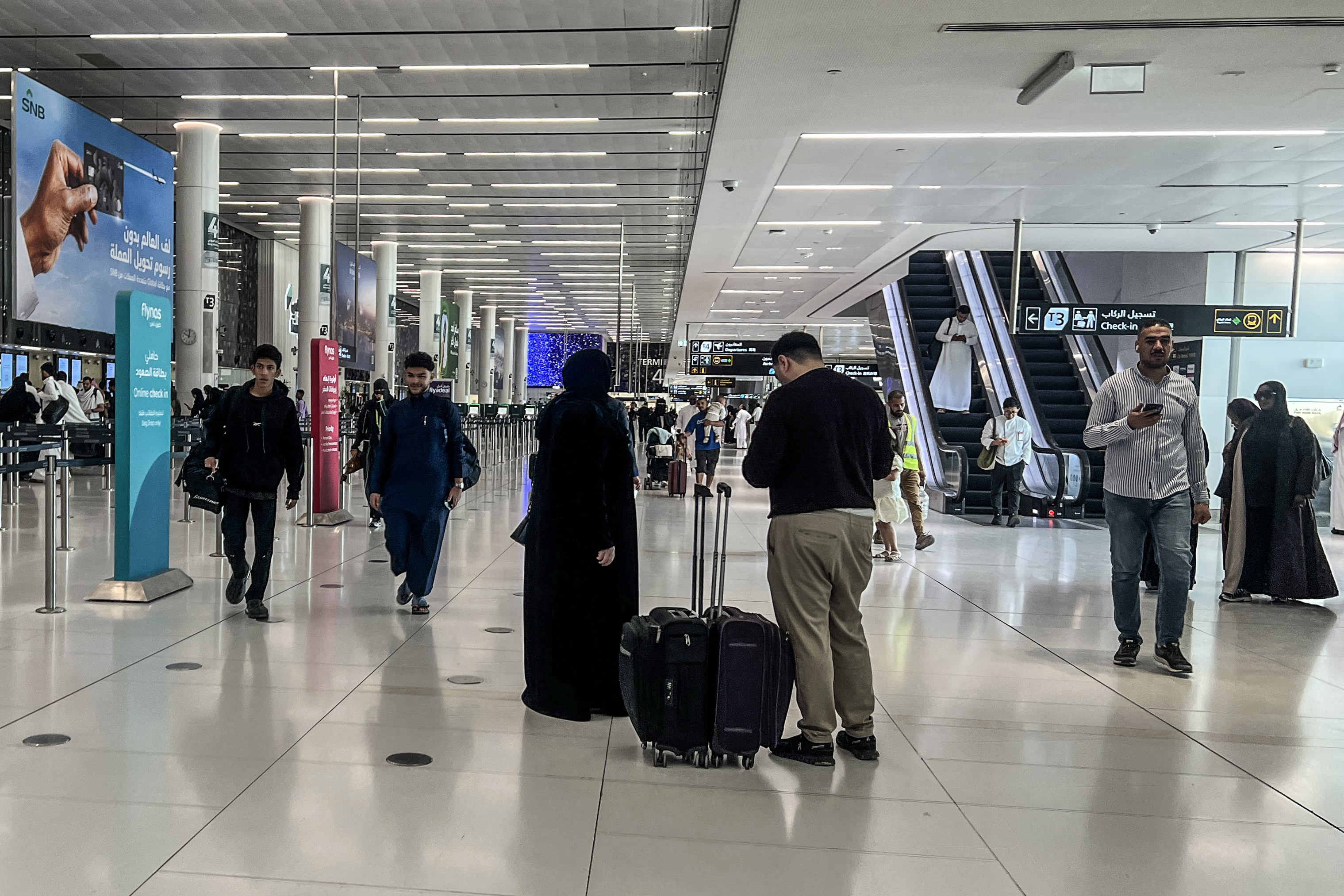 Arabia Saudită redeschide parțial aeroportul din Riad, după atacurile rebelilor Houthi. Avertismentul transmis de yemeniți