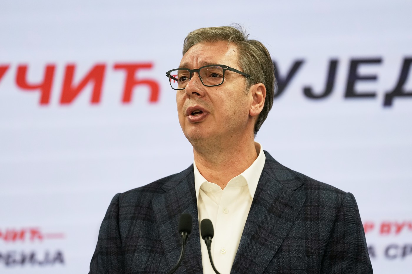 „Dacă statul nu reacționează, va trebui să luăm propriile decizii”. Aleksandar Vucic, avertisment după violențele din Serbia