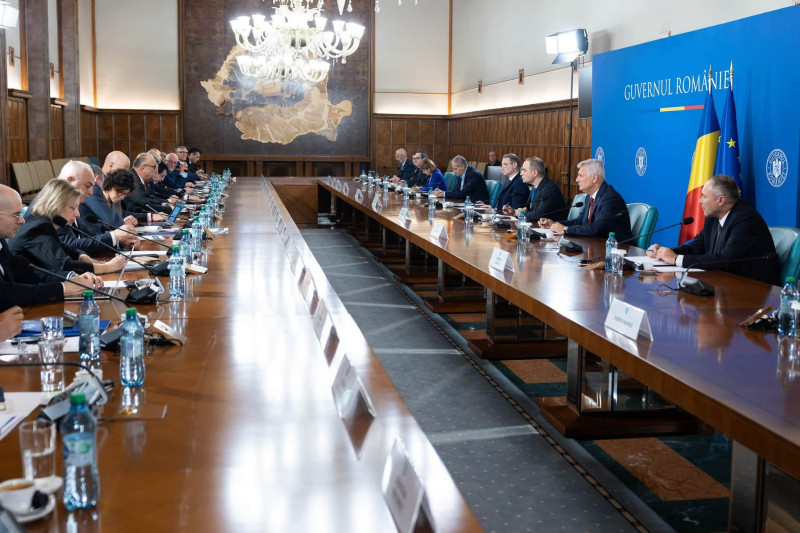 Alexandru Nazare a participat luni, la Palatul Victoria, alături de premierul Luca Niculescu și de alți membri ai Guvernului, la o reuniune cu reprezentanții mediului de afaceri.