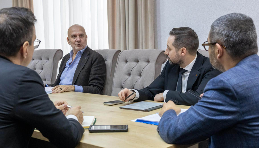 Preşedintele BNS, Dumitru Costin, a discutat cu ministrul Muncii despre o nouă lege a salarizării, salariul minim și pensii