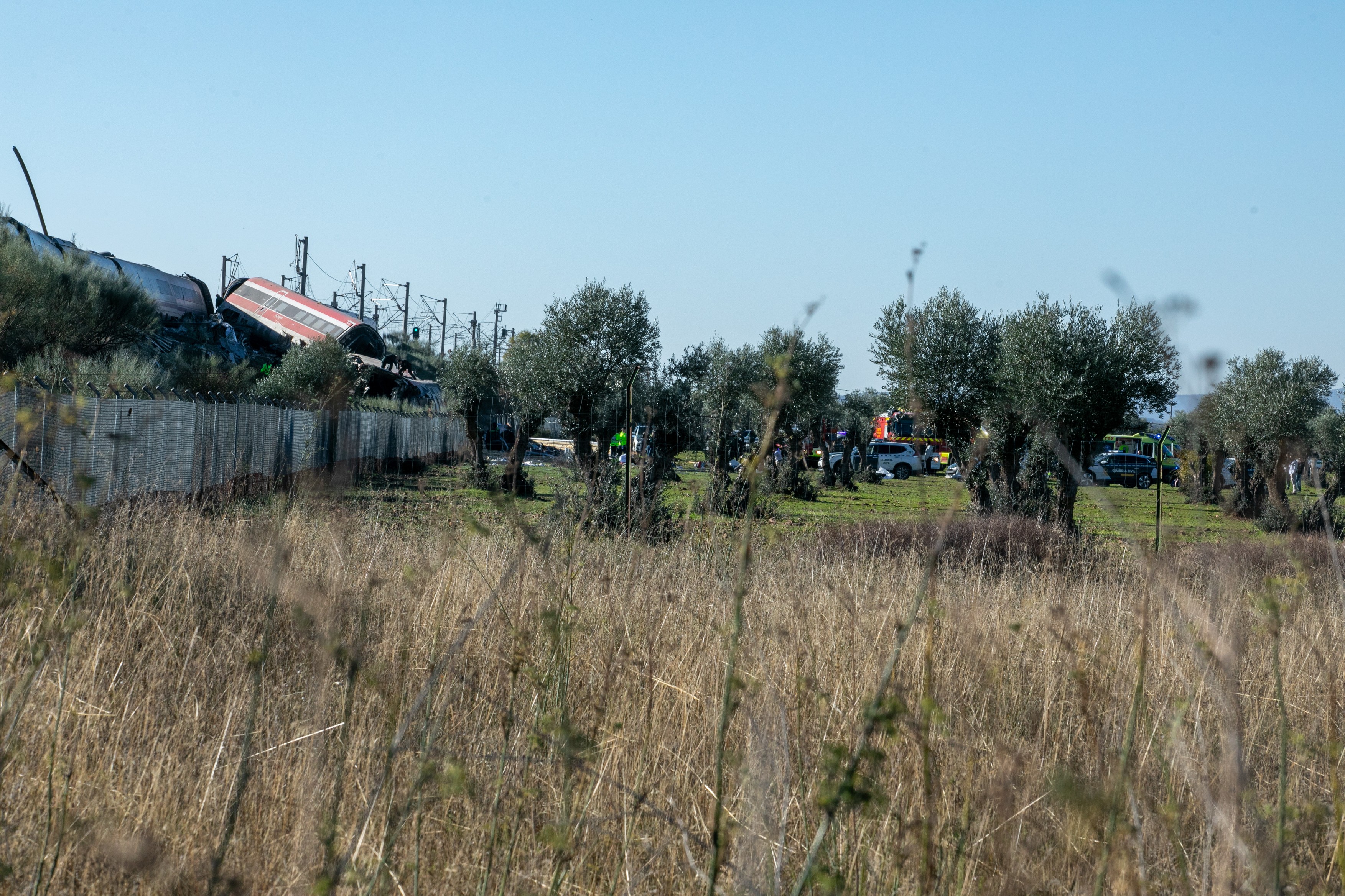 Accident feroviar grav în Spania: Cel puțin 10 morți după ciocnirea a două trenuri de mare viteză. Reacția premierului Pedro Sanchez
