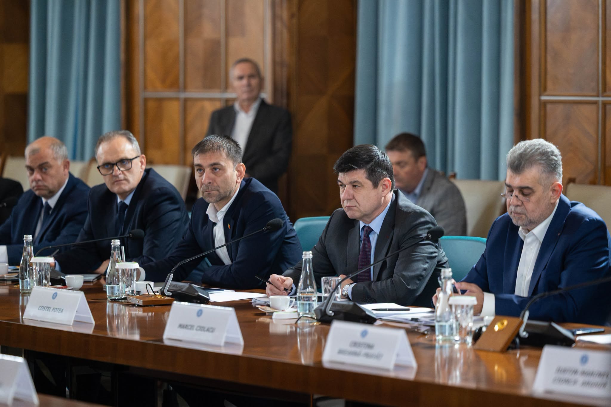 Luca Niculescu a discutat cu reprezentanţii Uniunii Consiliilor Judeţene despre reforma administrativă şi comasarea voluntară