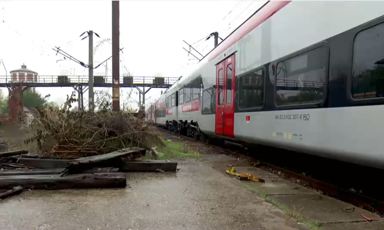 Raport: 70% din calea ferată de la noi trebuie schimbată de urgență. De ce sunt șanse mici să aibă loc un accident de tren ca în Spania