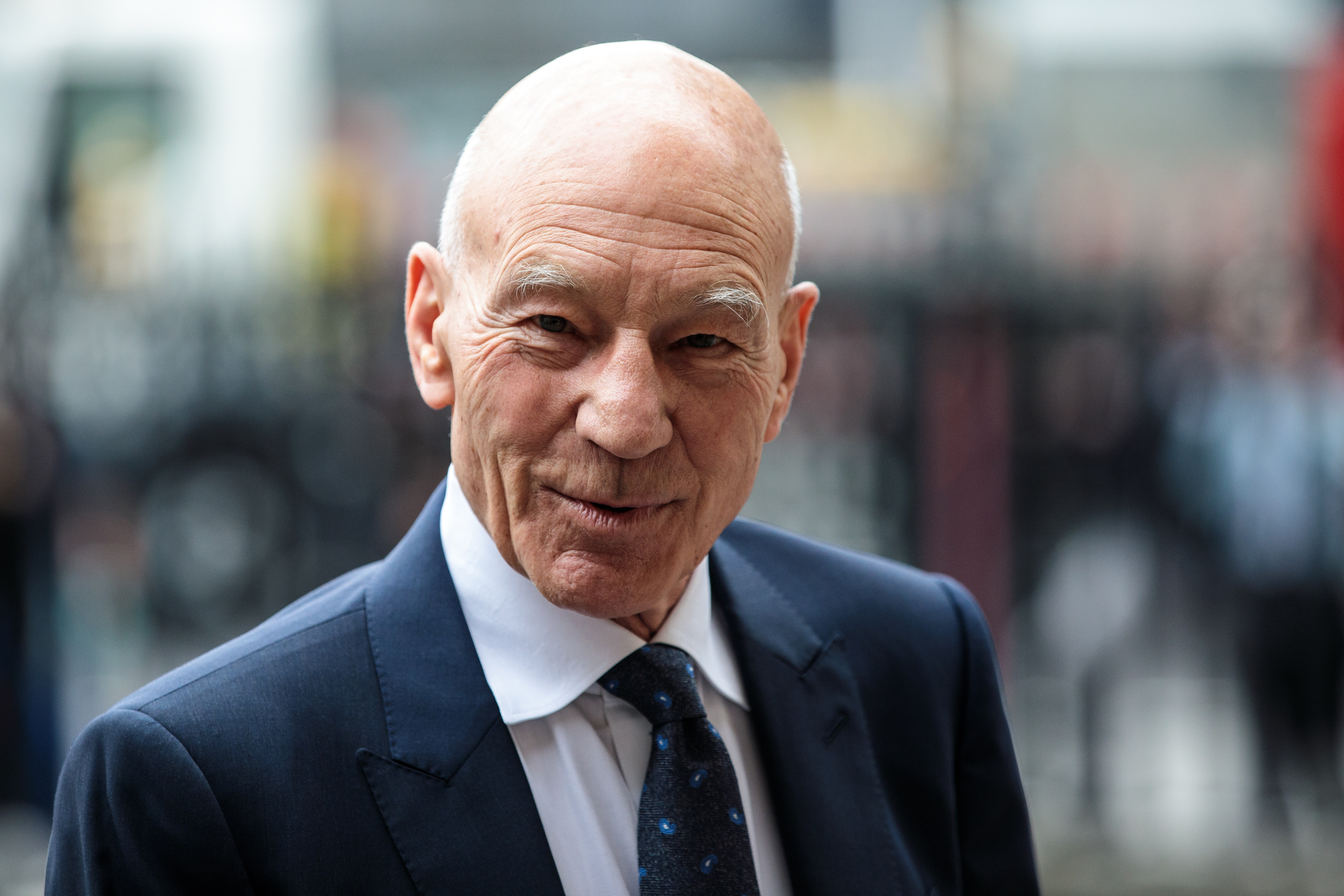 Patrick Stewart, omagiat de președintele Marvel Studios. Actorul l-a interpretat pe Charles Xavier în seria „X-Men”
