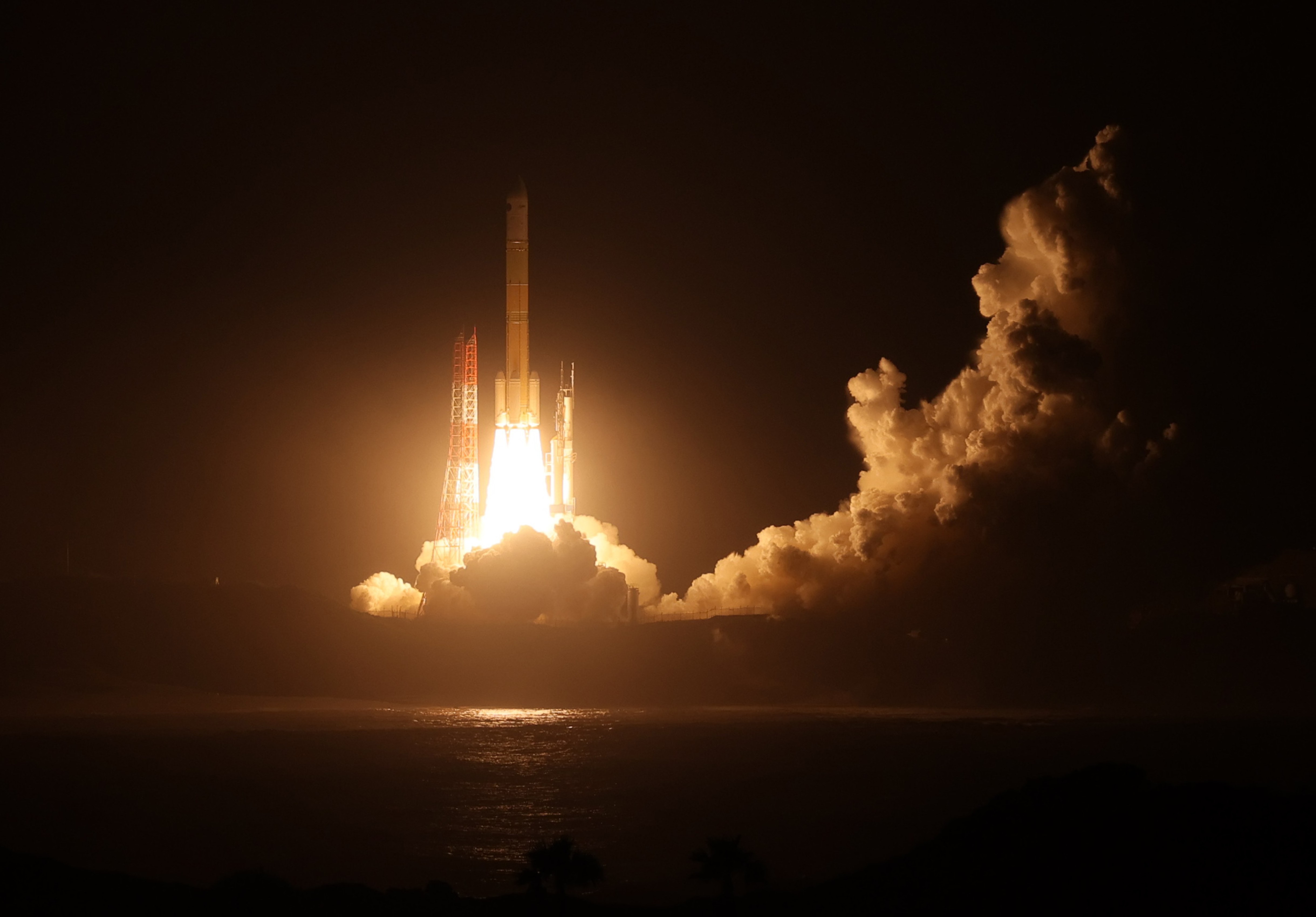 „Șansă unică în viață”. Japonia a lansat cu succes o misiune istorică pentru a colecta mostre de pe satelitul Phobos al planetei Marte