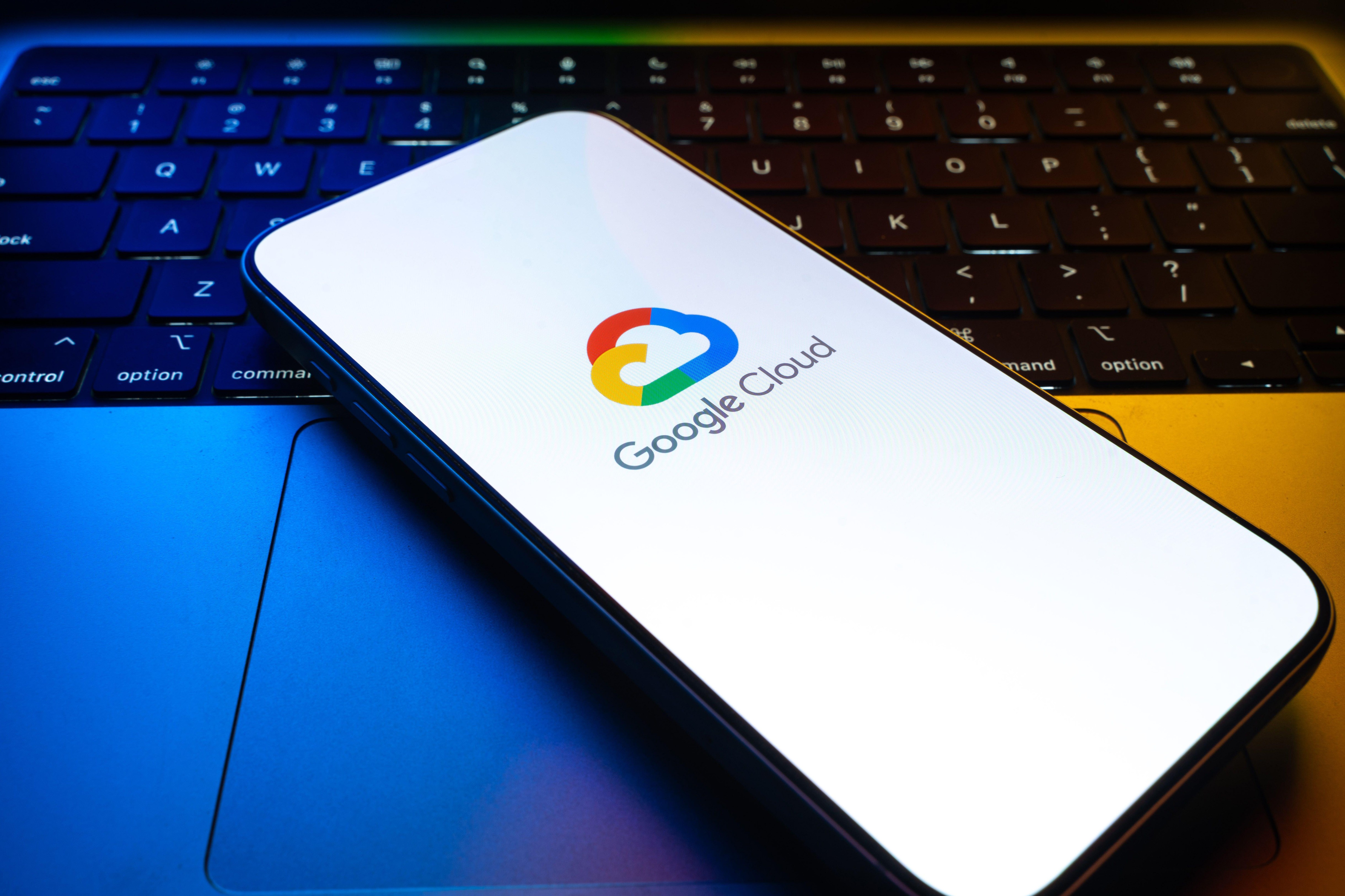O pană a serviciului Google Cloud perturbă mai multe servicii, printre care şi cele ale băncii Revolut