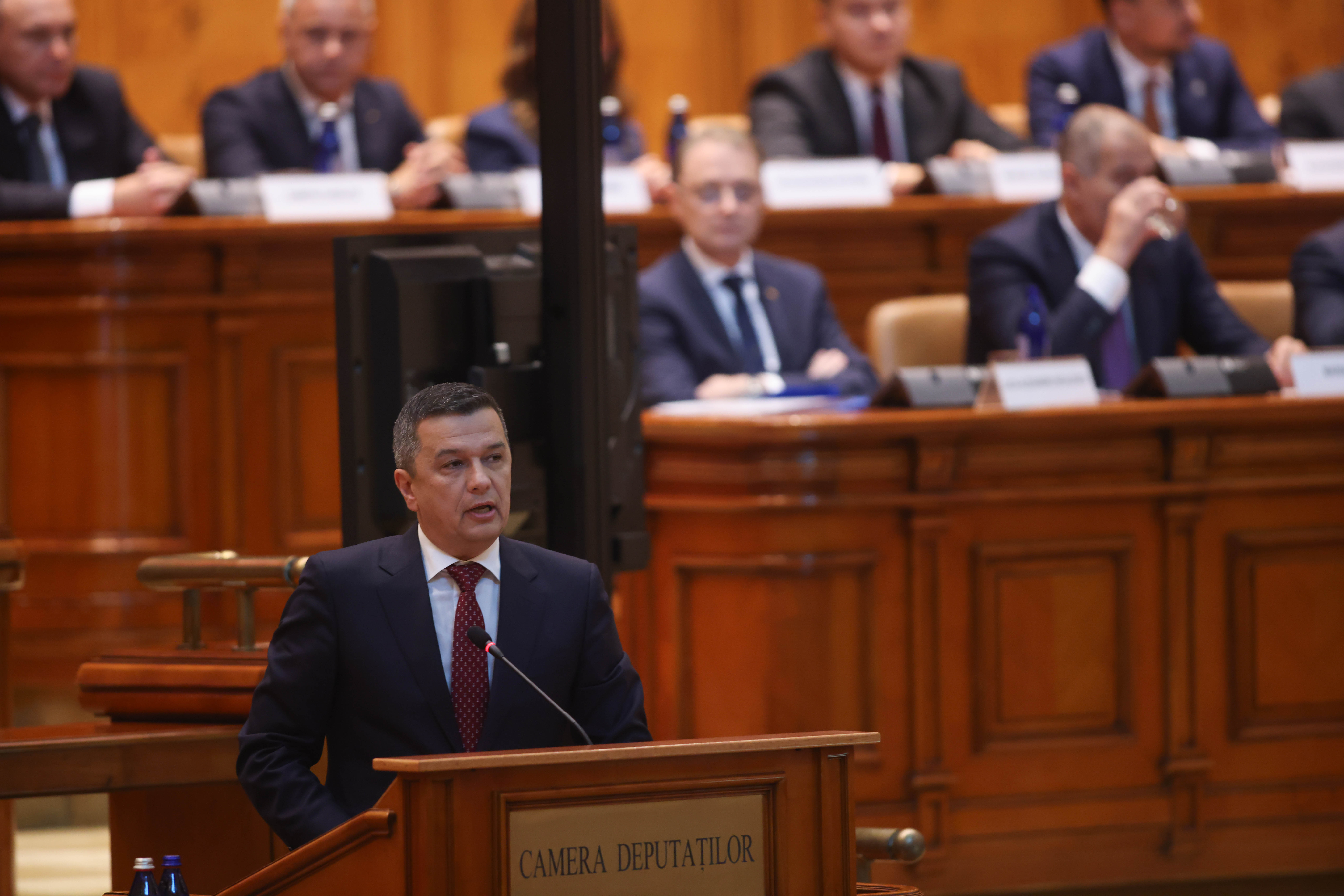 Cine conduce Guvernul: Sorin Grindeanu sau Luca Niculescu? Răspunsul lui Florin Manole