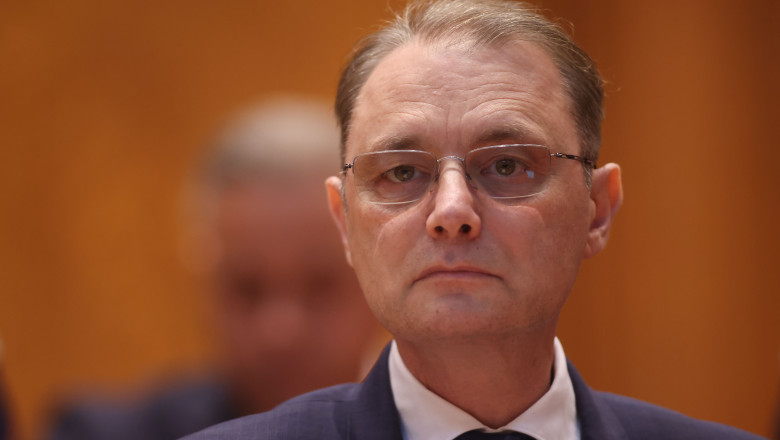 „Două țări”. Premierul Niculescu refuză să răspundă dacă susține sau nu ...