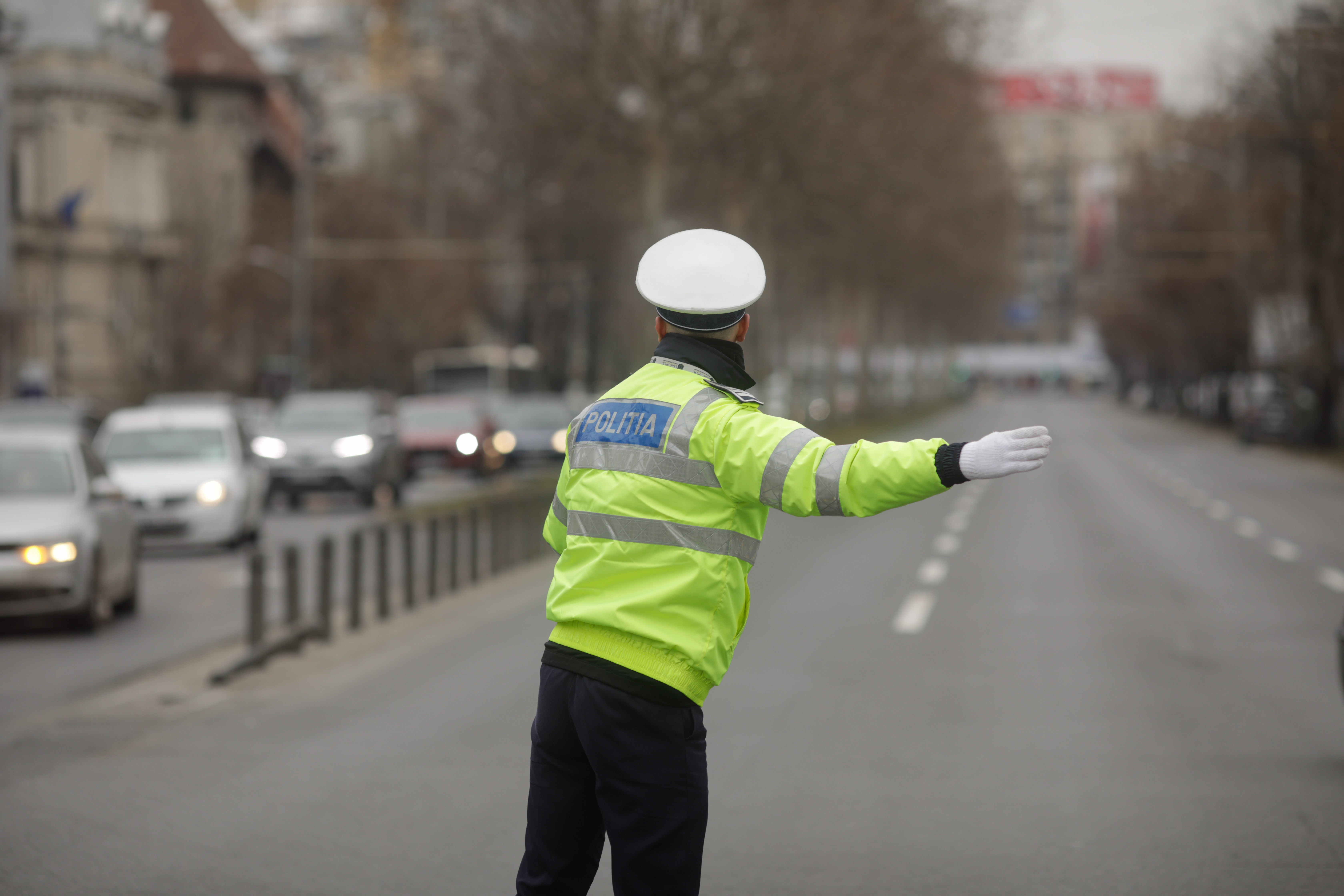 Ce se întâmplă cu permisul auto dacă îți schimbi buletinul. În ce situație riști amendă în trafic