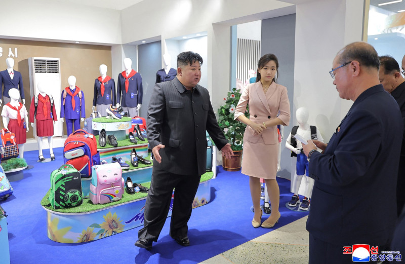 Kim Jong Un și fiica sa Kim Ju Ae