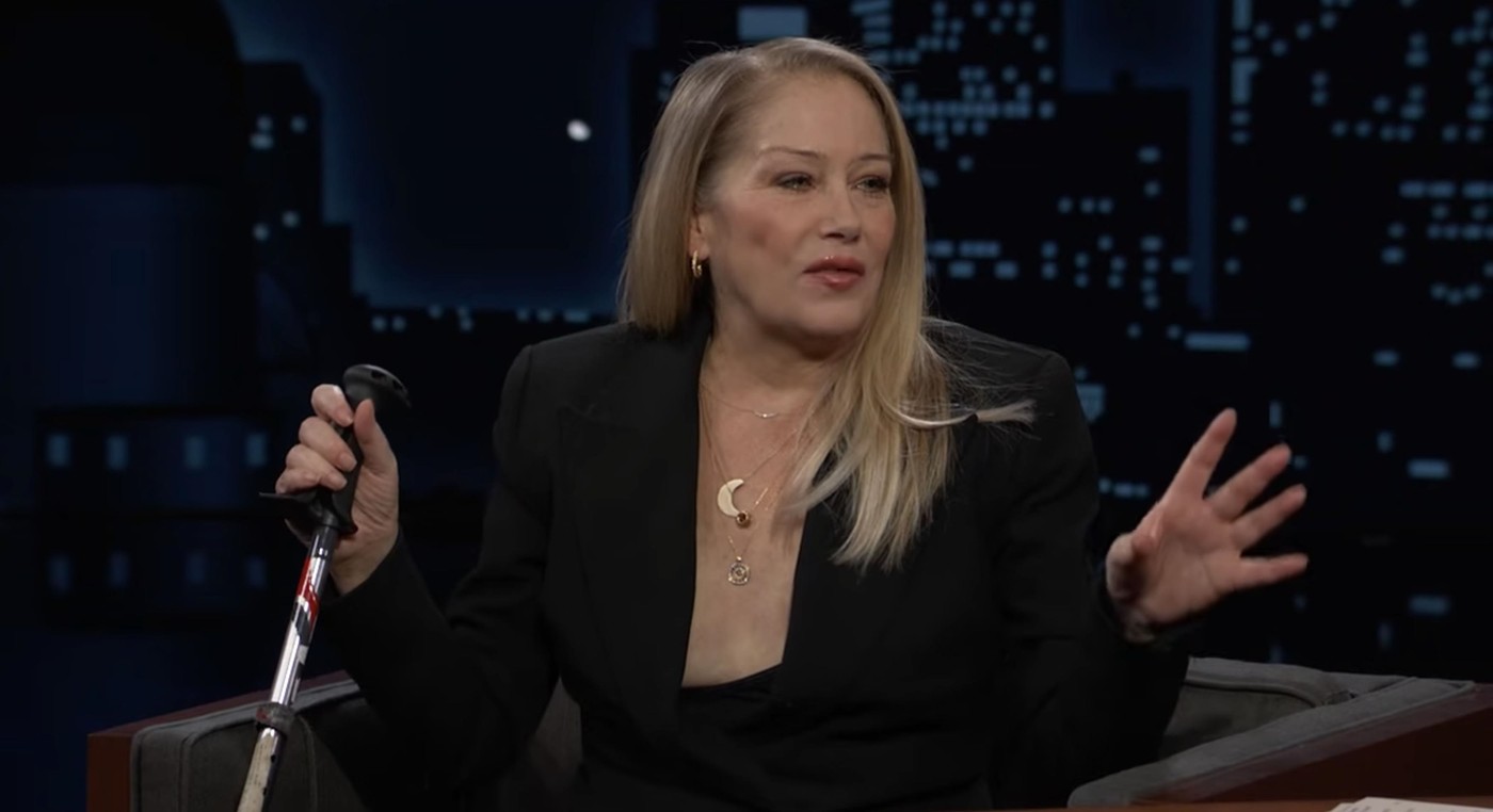 Fotografie ilustrativă pentru: Actrița Christina Applegate dezvăluie că a fost diagnosticată greșit cu scleroză multiplă după cinci ani