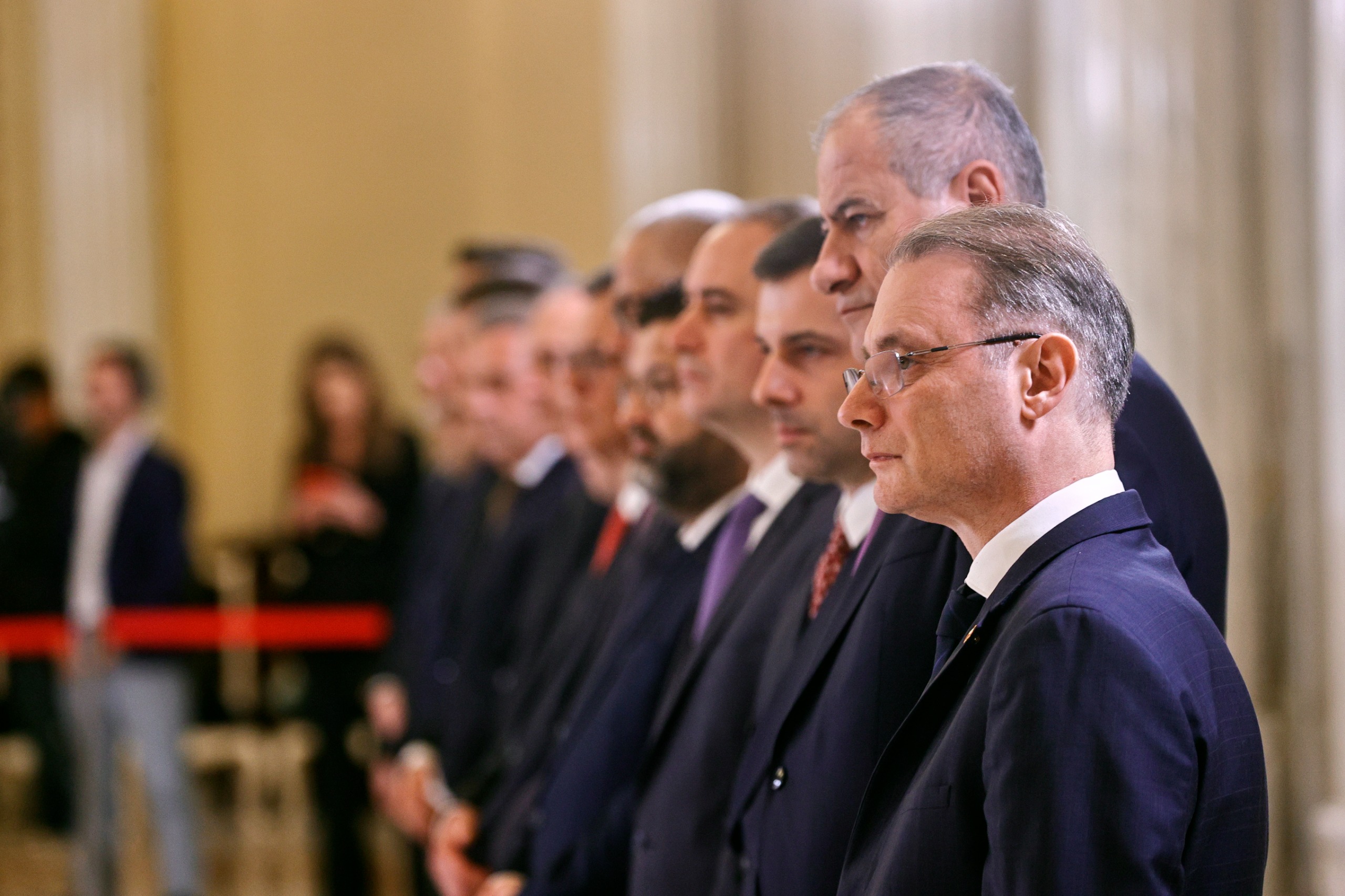 Răspunsul lui Luca Niculescu la întrebarea dacă este un premier de paravan al PSD