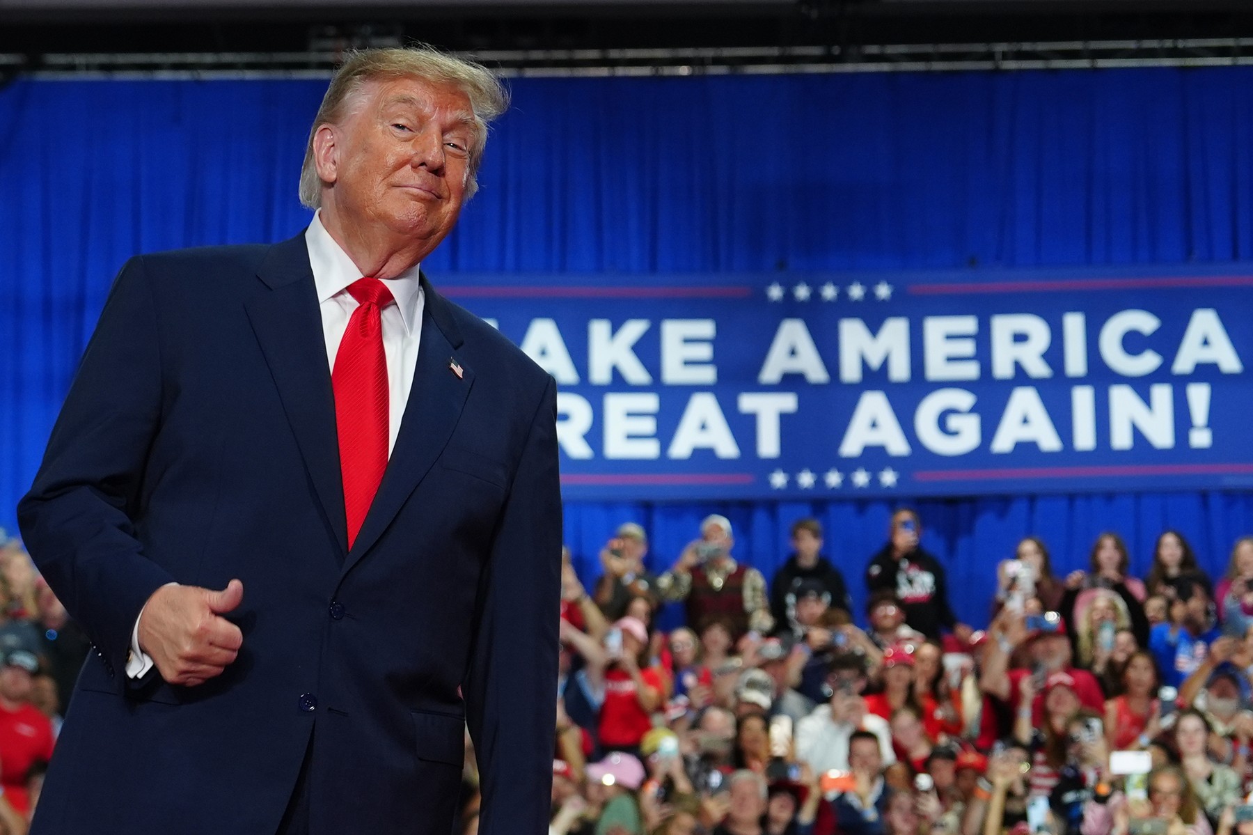 „Oricine, numai Trump nu”. Tot mai mulți latino-americani întorc spatele președintelui. Valul nemulțumiților ar putea răsturna balanța