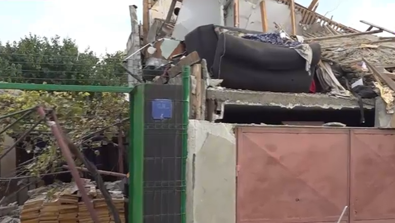 Explozie într-o locuinţă din Constanţa. Un bărbat a fost evacuat și transportat la spital