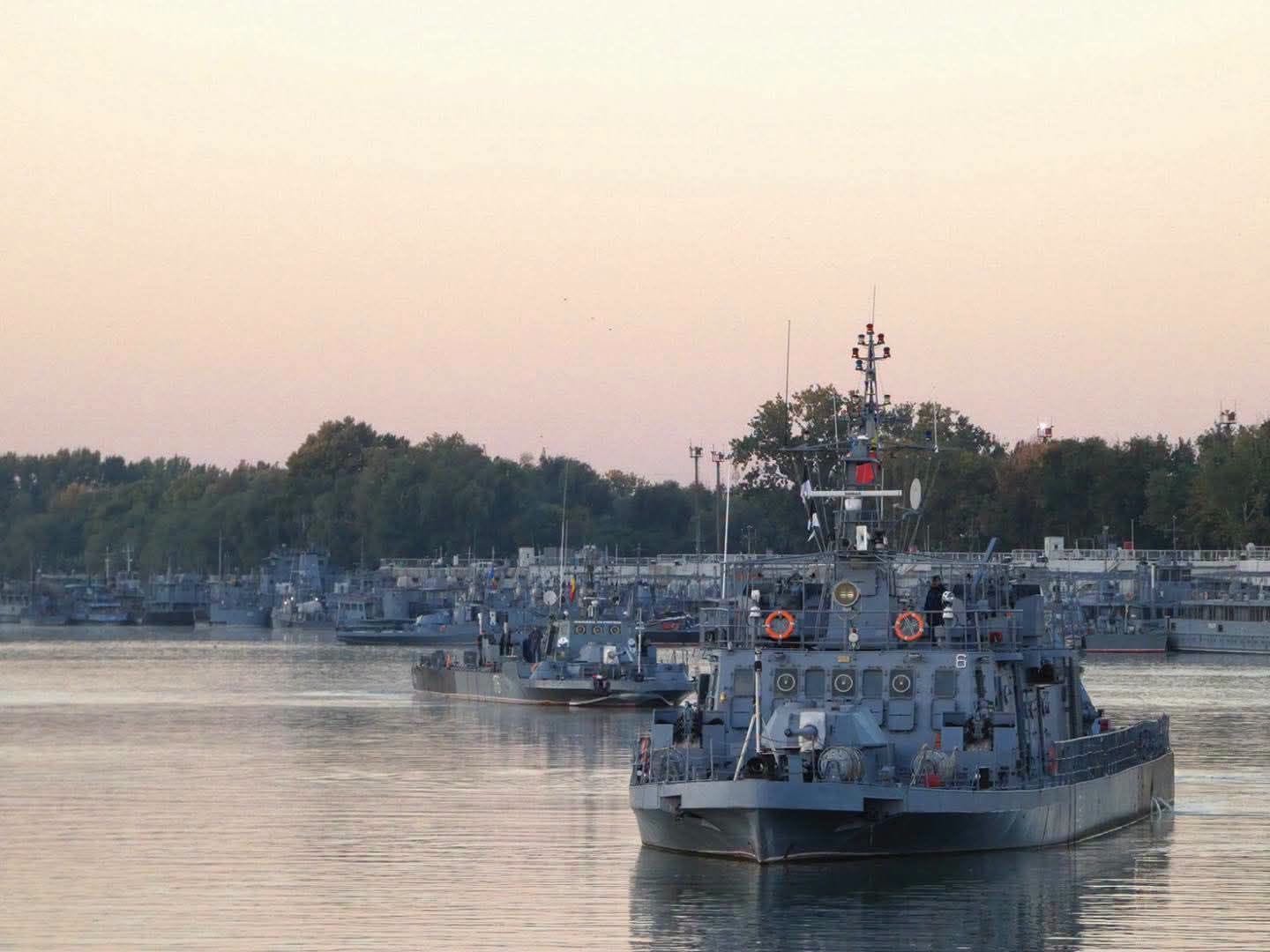 Bubuituri puternice auzite în Brăila. Explicația Flotilei Fluviale