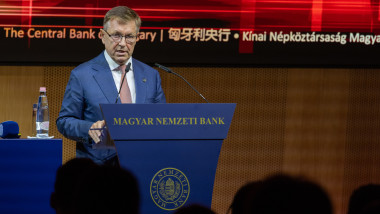HUNGARY BUDAPEST BRI SEMINAR NATIONAL BANK GOVERNOR