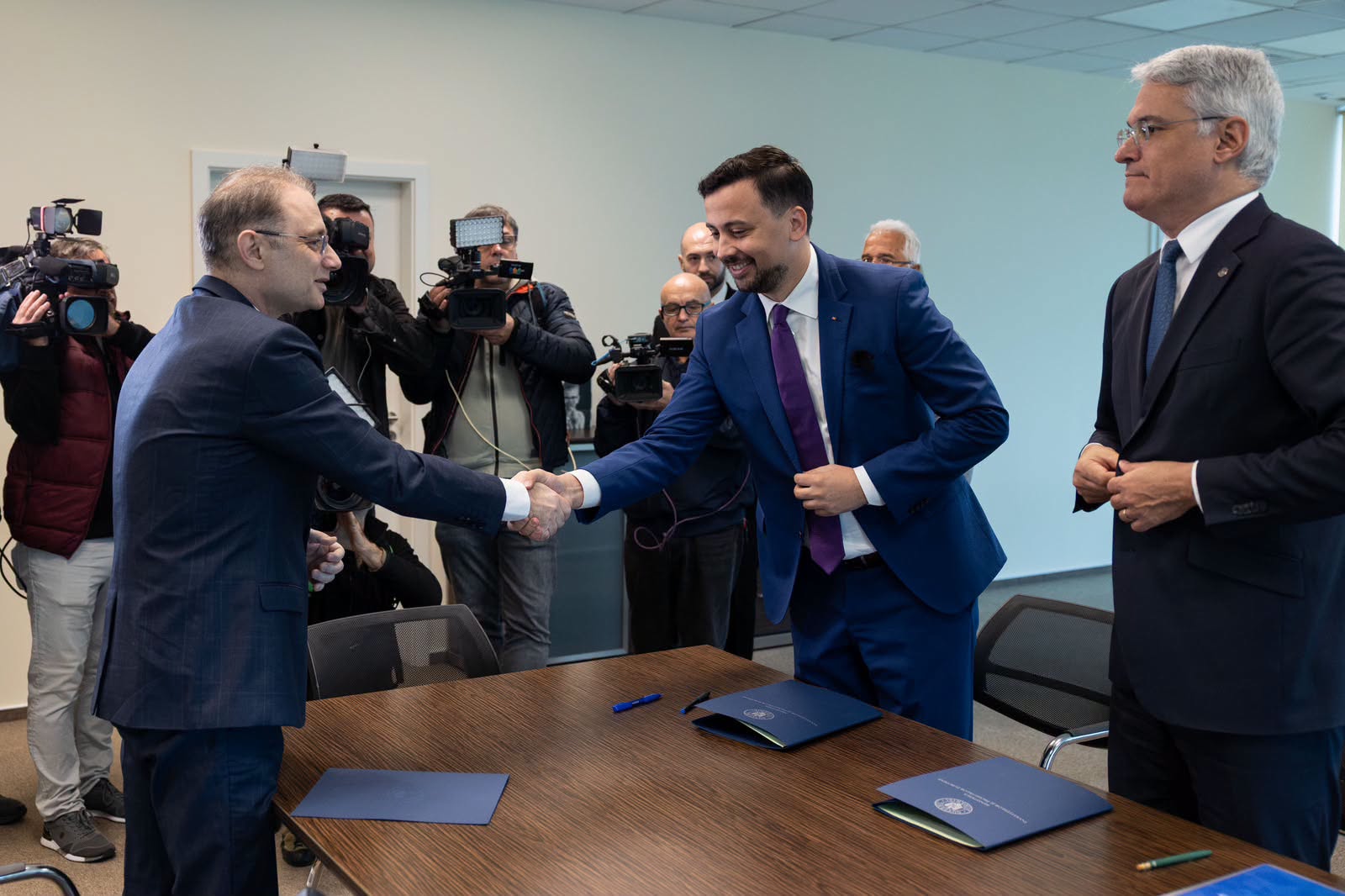 Premierul Luca Niculescu anunță trei priorități ale Guvernului pentru gestionarea fondurilor europene