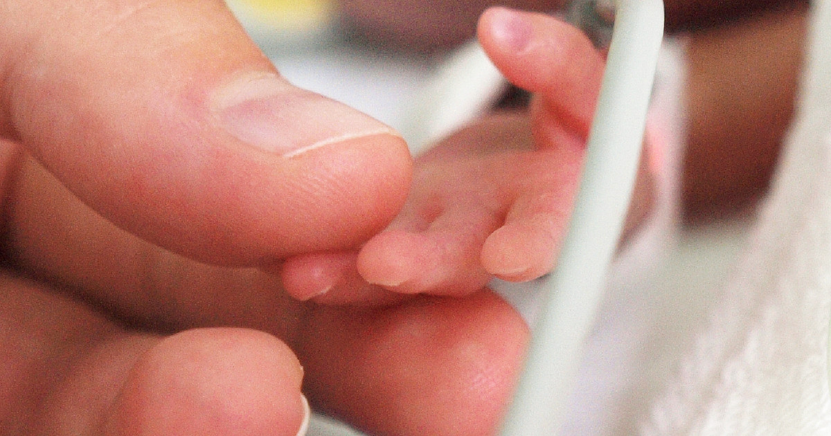 OMS avertizează: valurile de căldură cresc riscul de naștere prematură și avort spontan