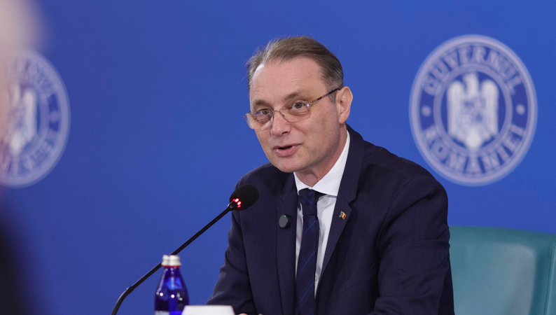 Premierul Luca Niculescu: Politica externă trebuie să producă rezultate concrete pentru economia românească