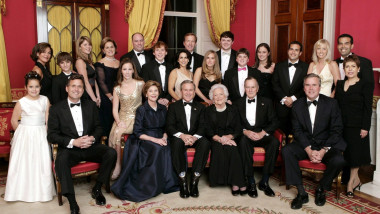 George Bush rodina rodinné společné foto - Bushová Kochová LeBlondová