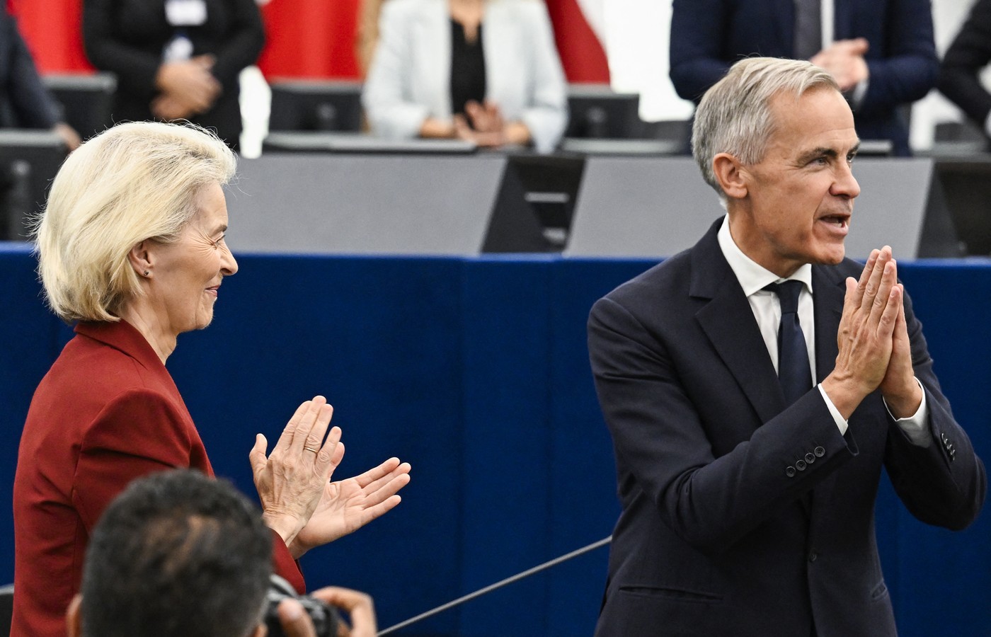 „Nu vom face ca Trump”. Cum încearcă Uniunea Europeană să obțină mai mulți bani pentru Ucraina (Politico)