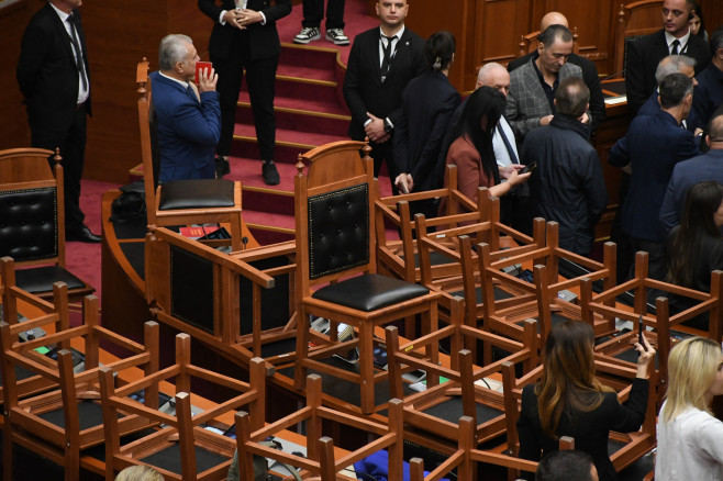 bataie parlament tirana albania