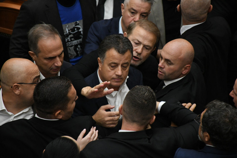 bataie parlament tirana albania