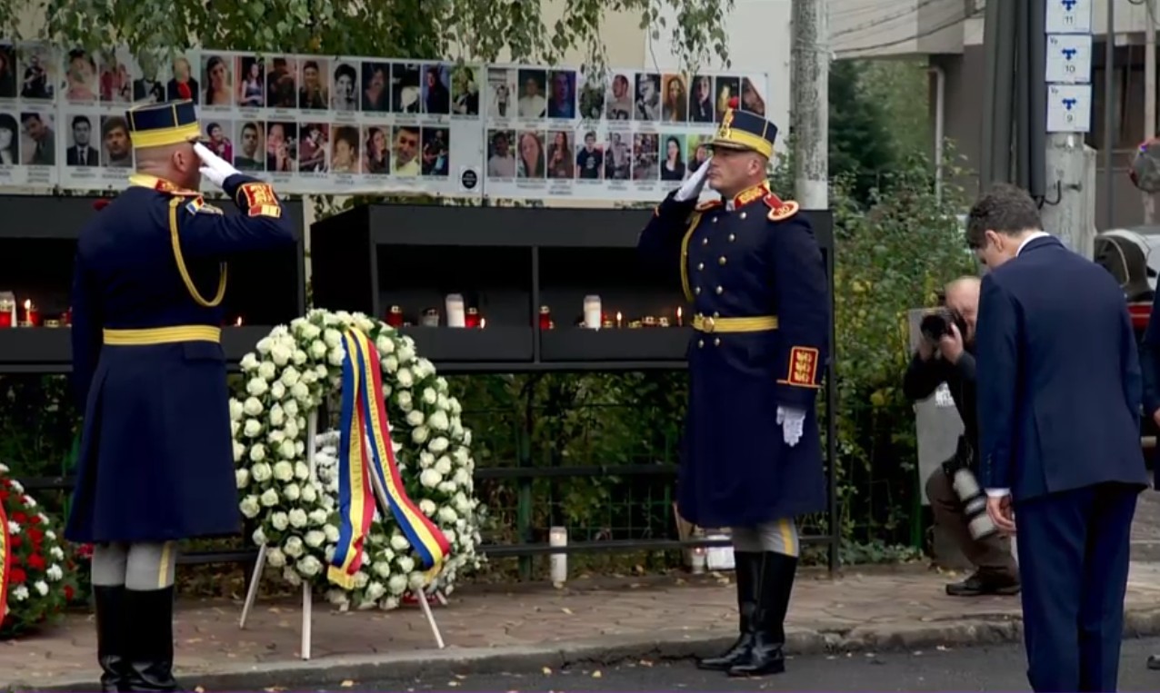 Nicuşor Dan a depus o coroană flori la fostul club Colectiv din București, la 11 ani de la incendiul care a ucis 65 de oameni