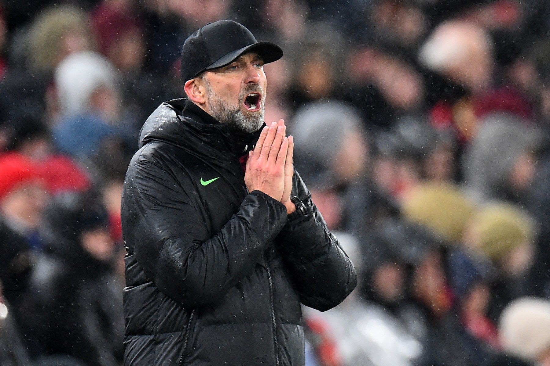 Copleșit de emoții, Jurgen Klopp și-a pierdut verigheta pe Anfield și a intrat în panică