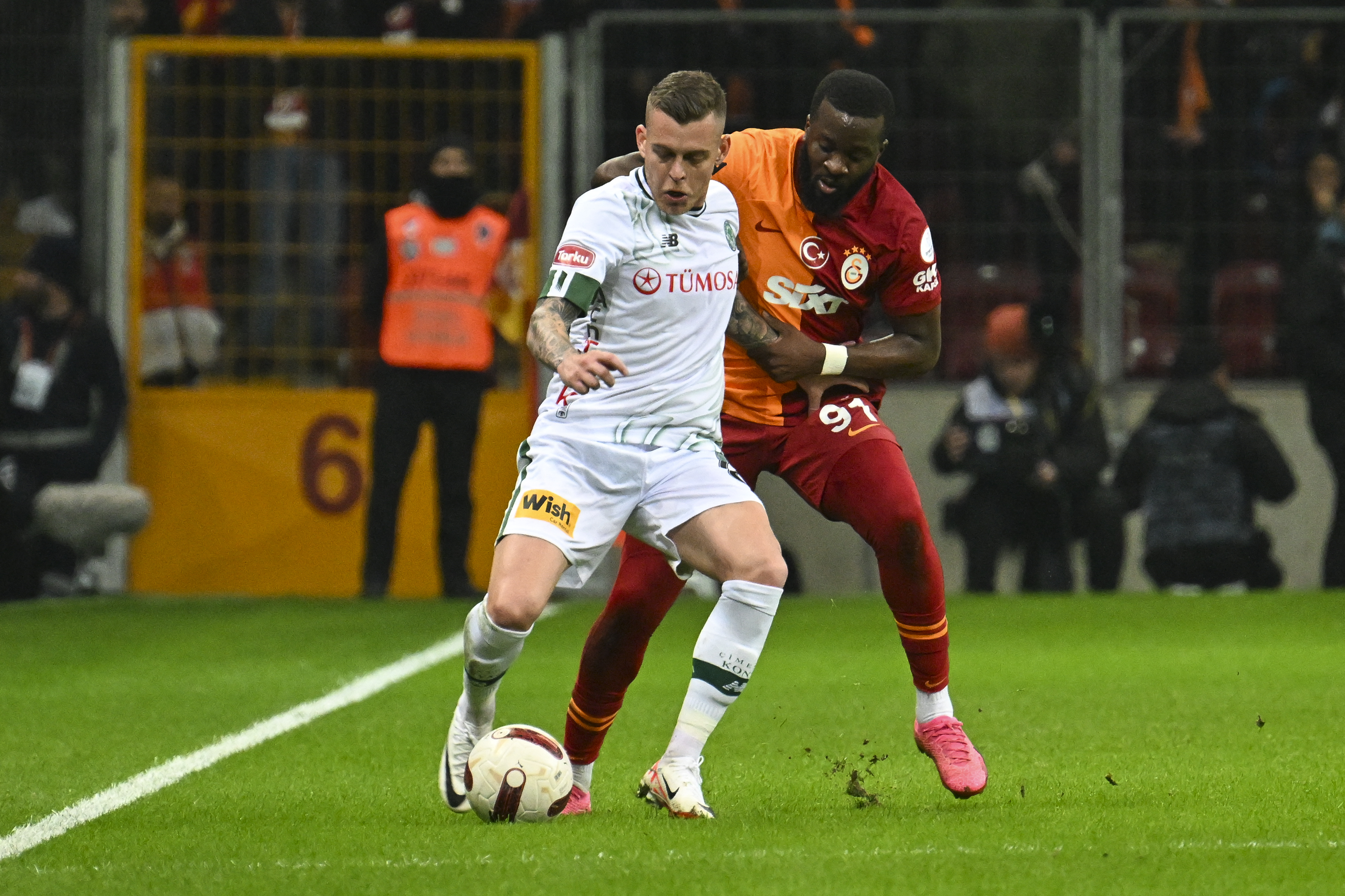 Ce notă a primit Alexandru Cicâldău, după ce a jucat împotriva lui Galatasaray